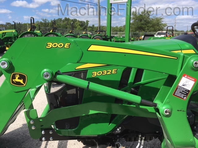 2020 John Deere 3032E Image 7