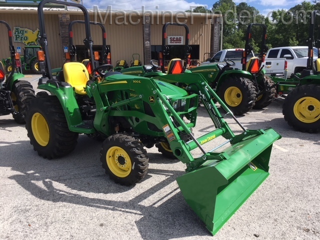 2020 John Deere 3032E Image 2