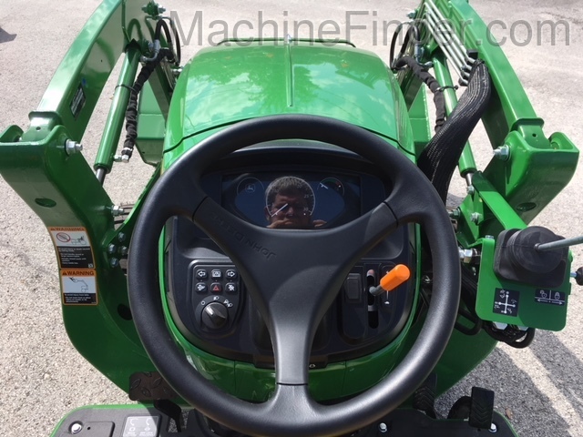 2020 John Deere 3032E Image 6