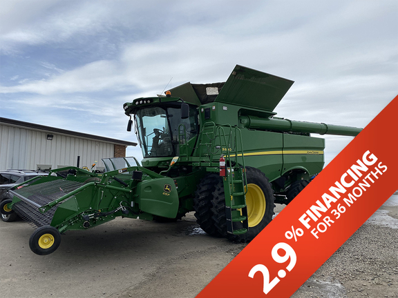 Photo of a 2017 John Deere S690