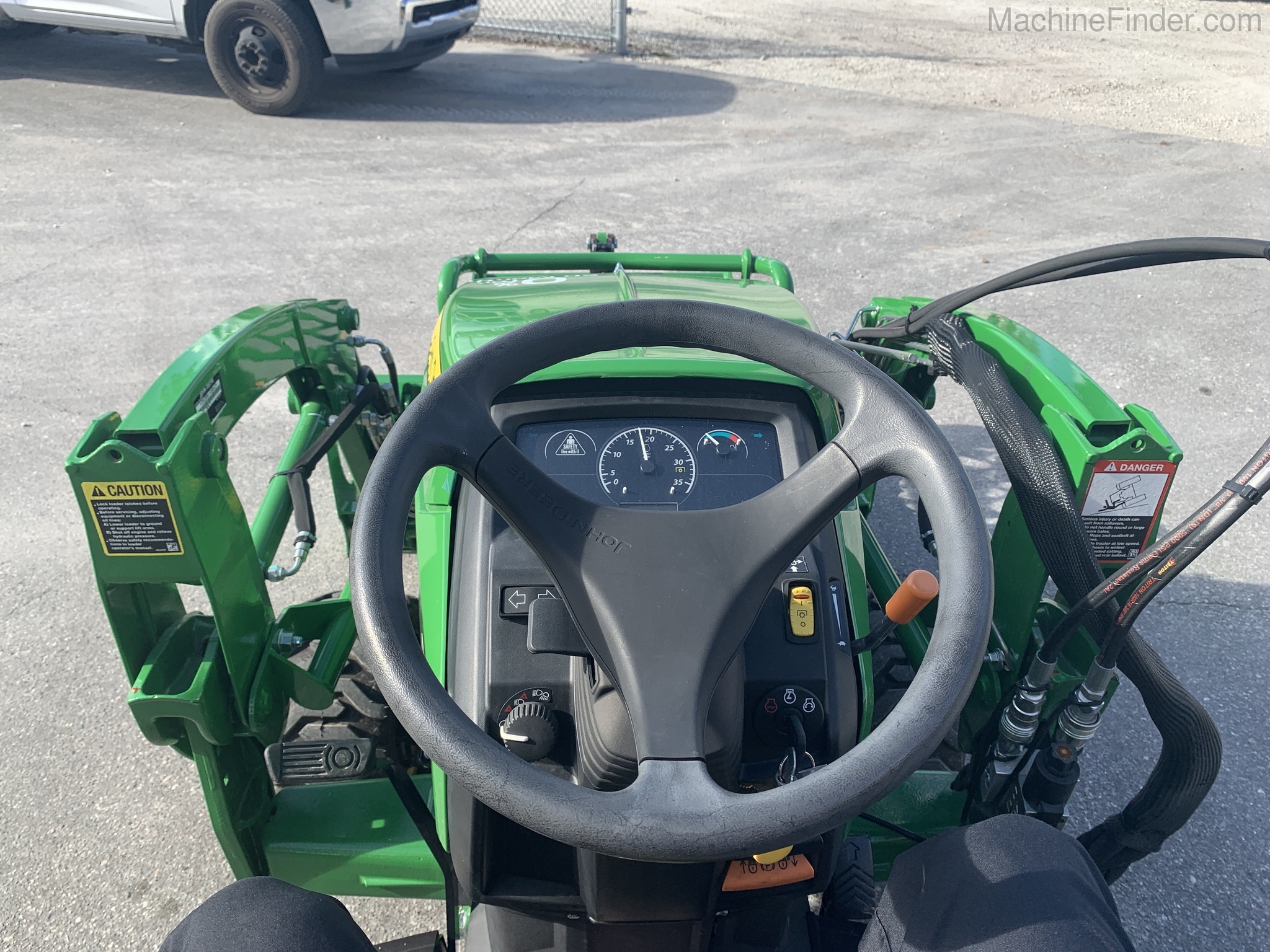 2020 John Deere 1025R Image 7