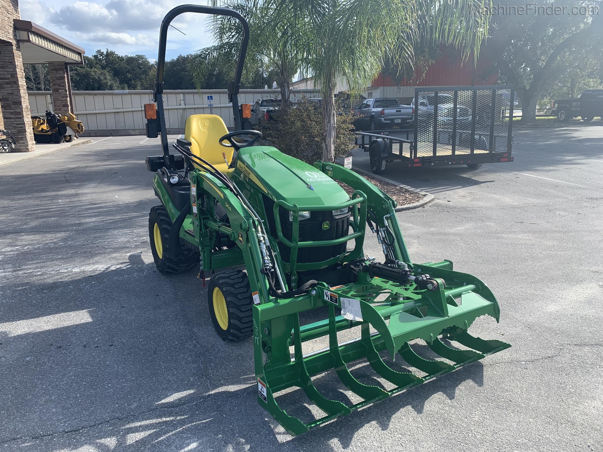 2020 John Deere 1025R Image 3
