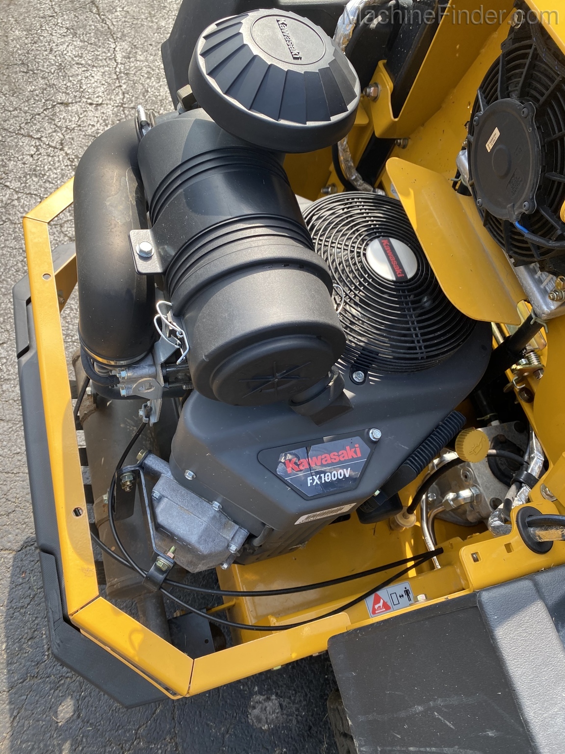 2019 Hustler SUPER Z Image 4