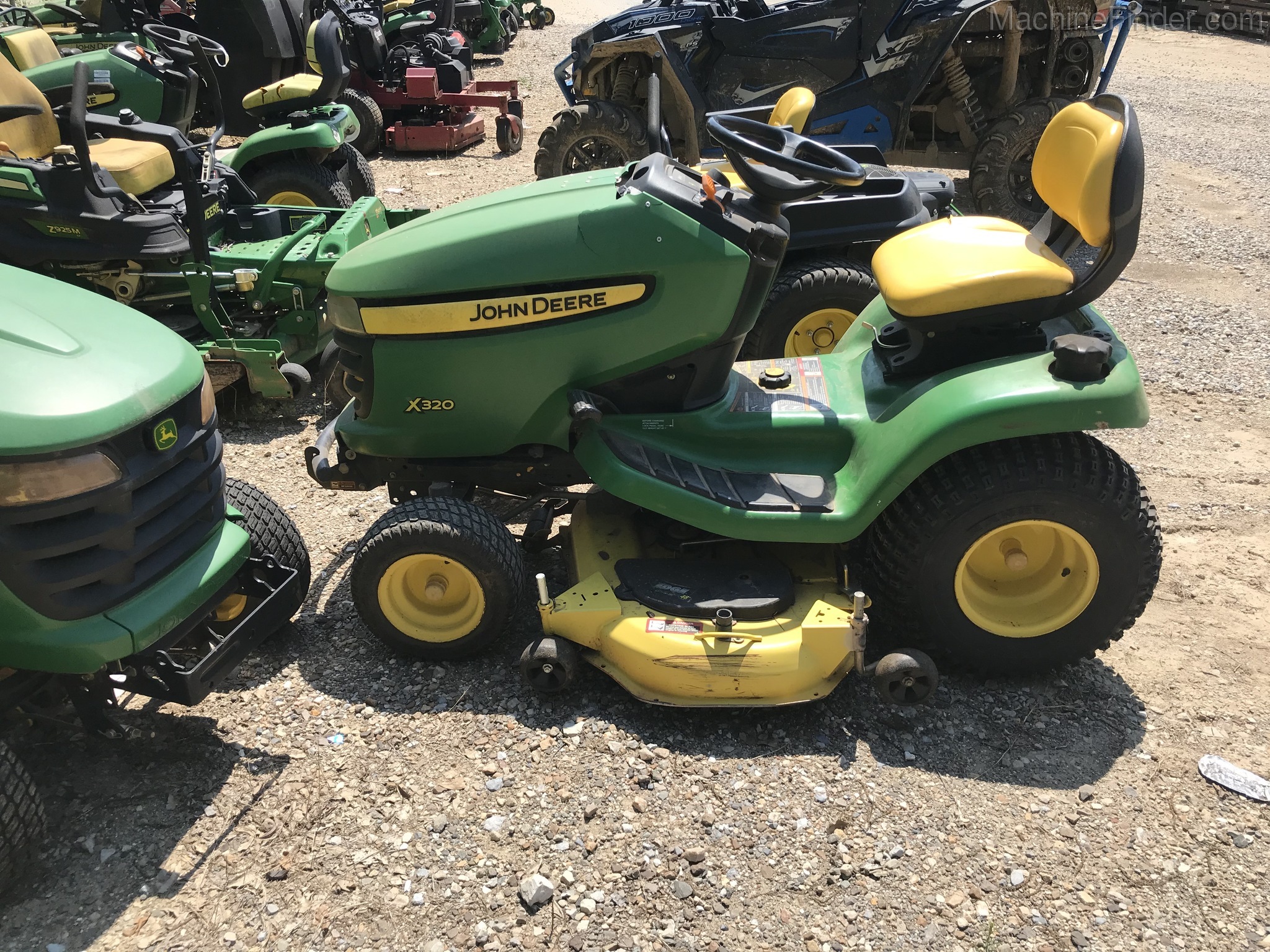 2009 John Deere X320 Image 1