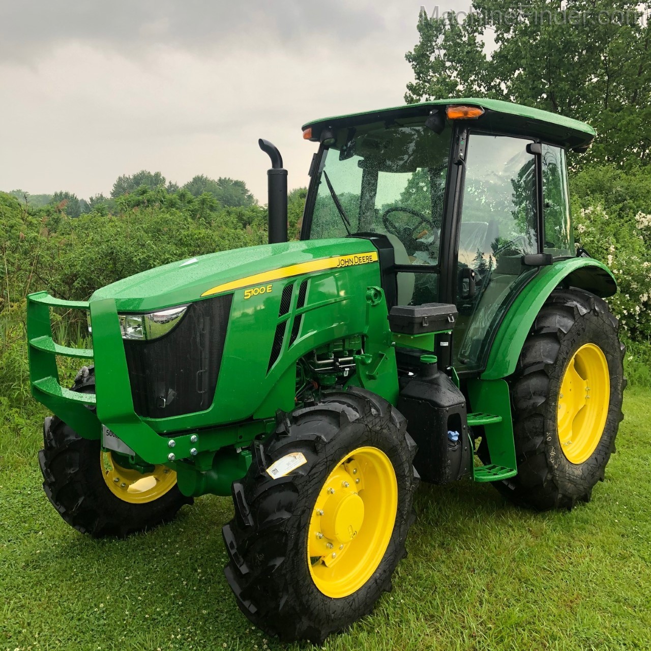 2020 John Deere 5100E Image 1