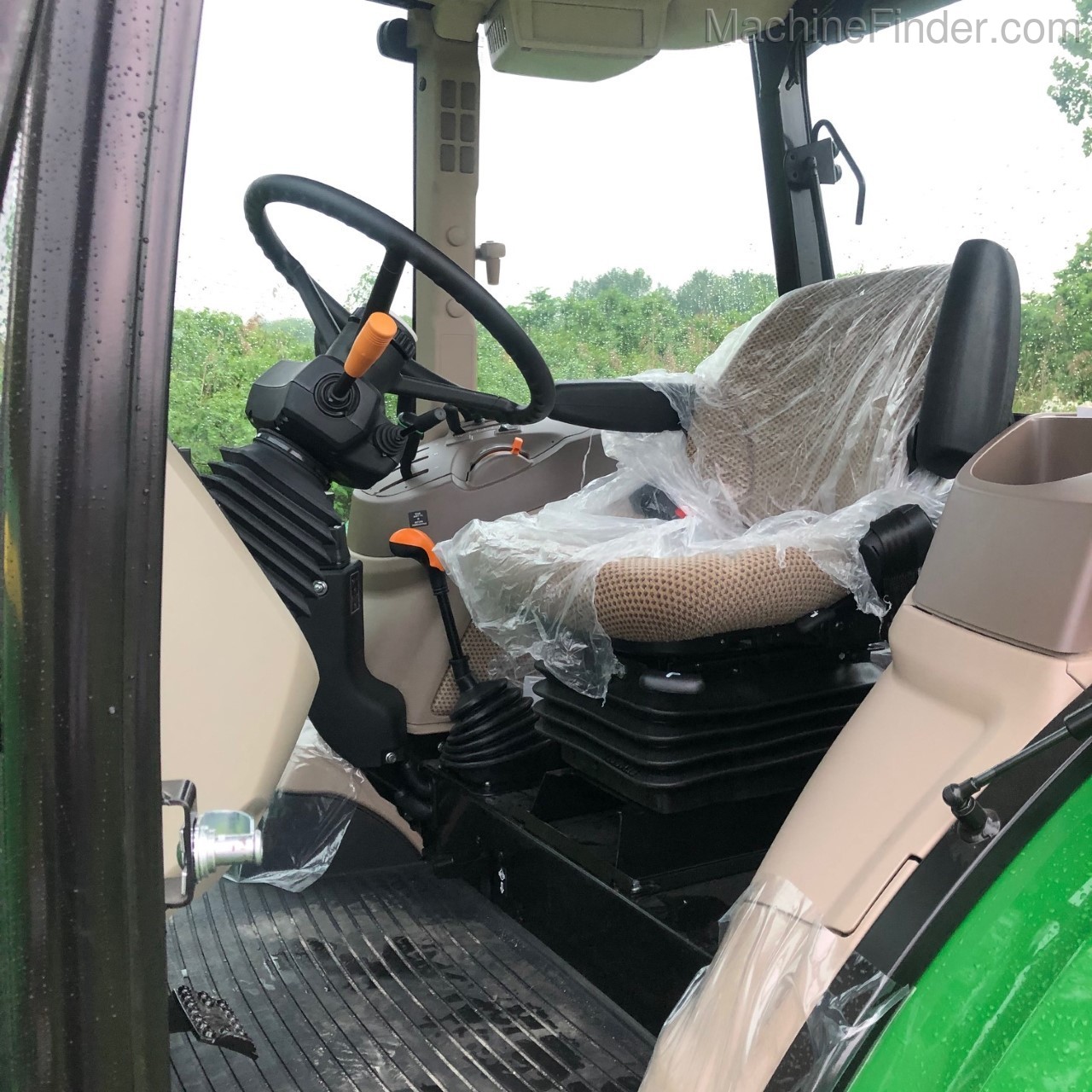 2020 John Deere 5100E Image 15