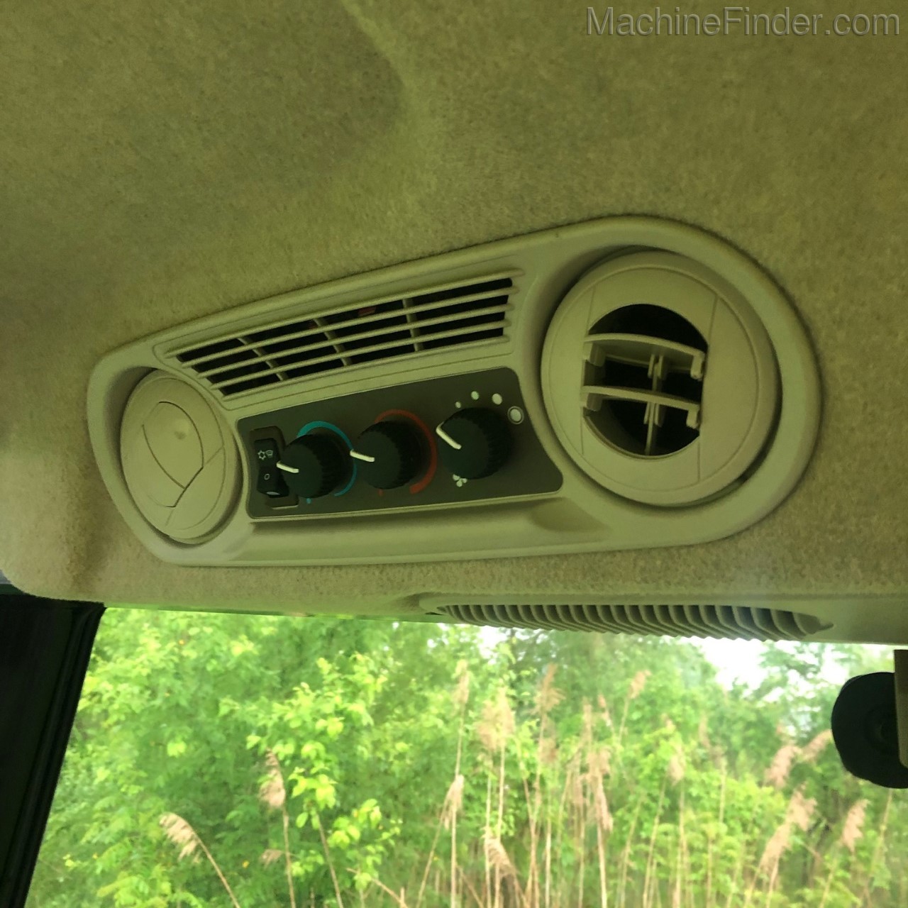 2020 John Deere 5100E Image 12