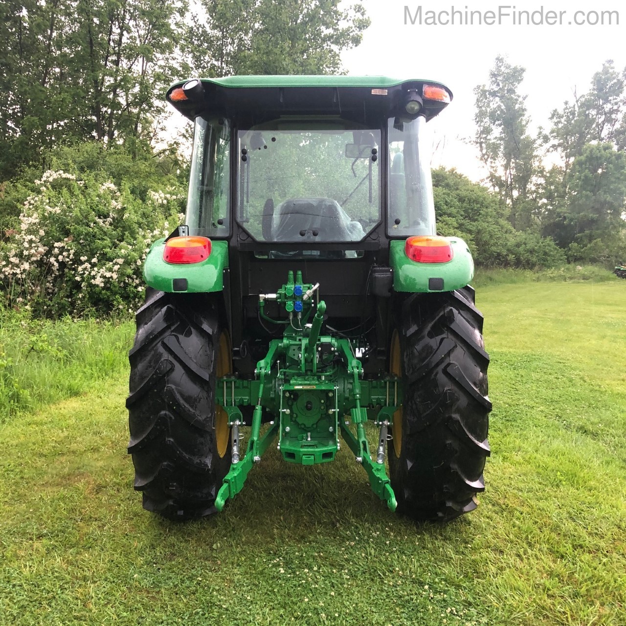 2020 John Deere 5100E Image 8