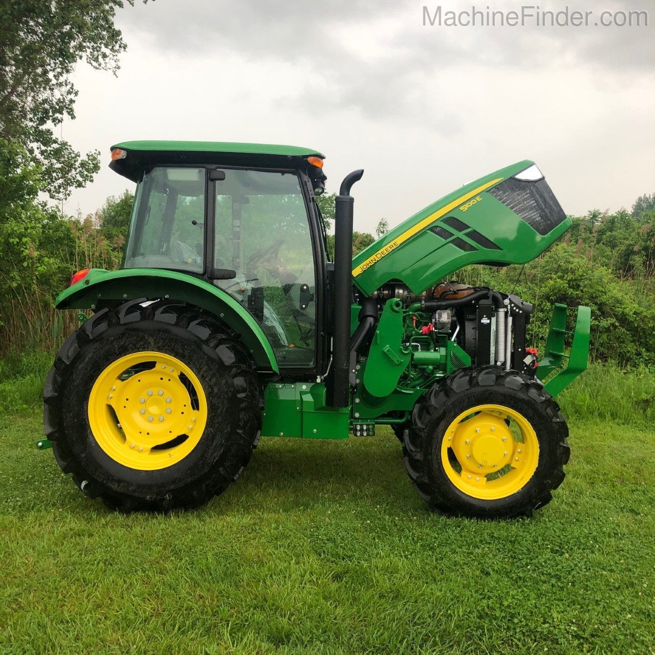 2020 John Deere 5100E Image 2