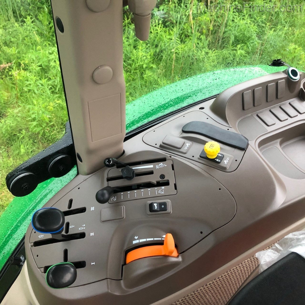 2020 John Deere 5100E Image 14