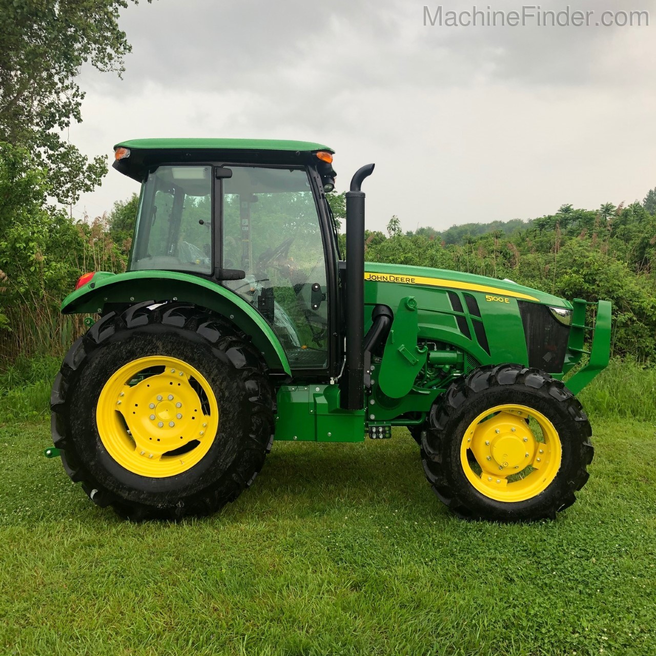 2020 John Deere 5100E Image 3