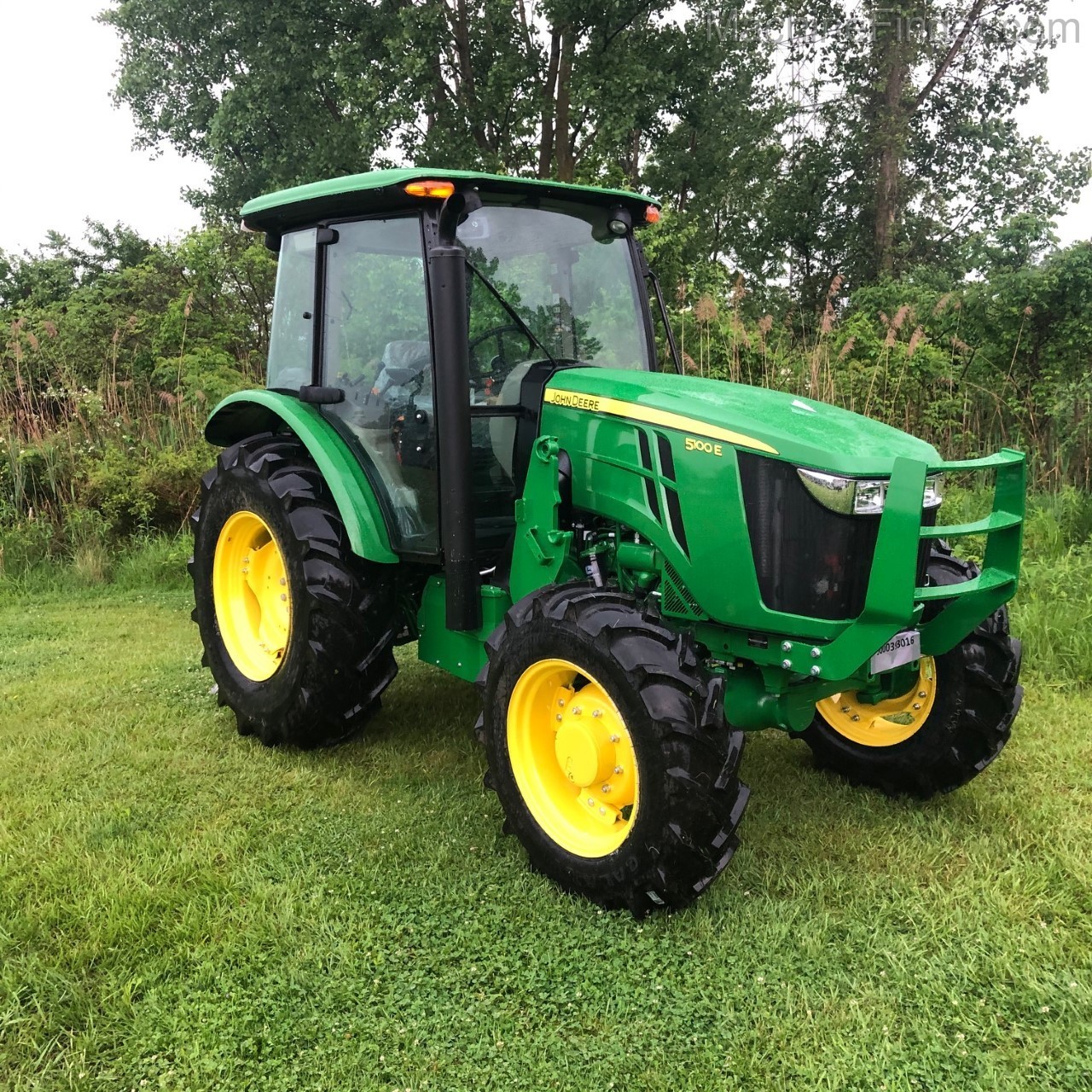 2020 John Deere 5100E Image 4