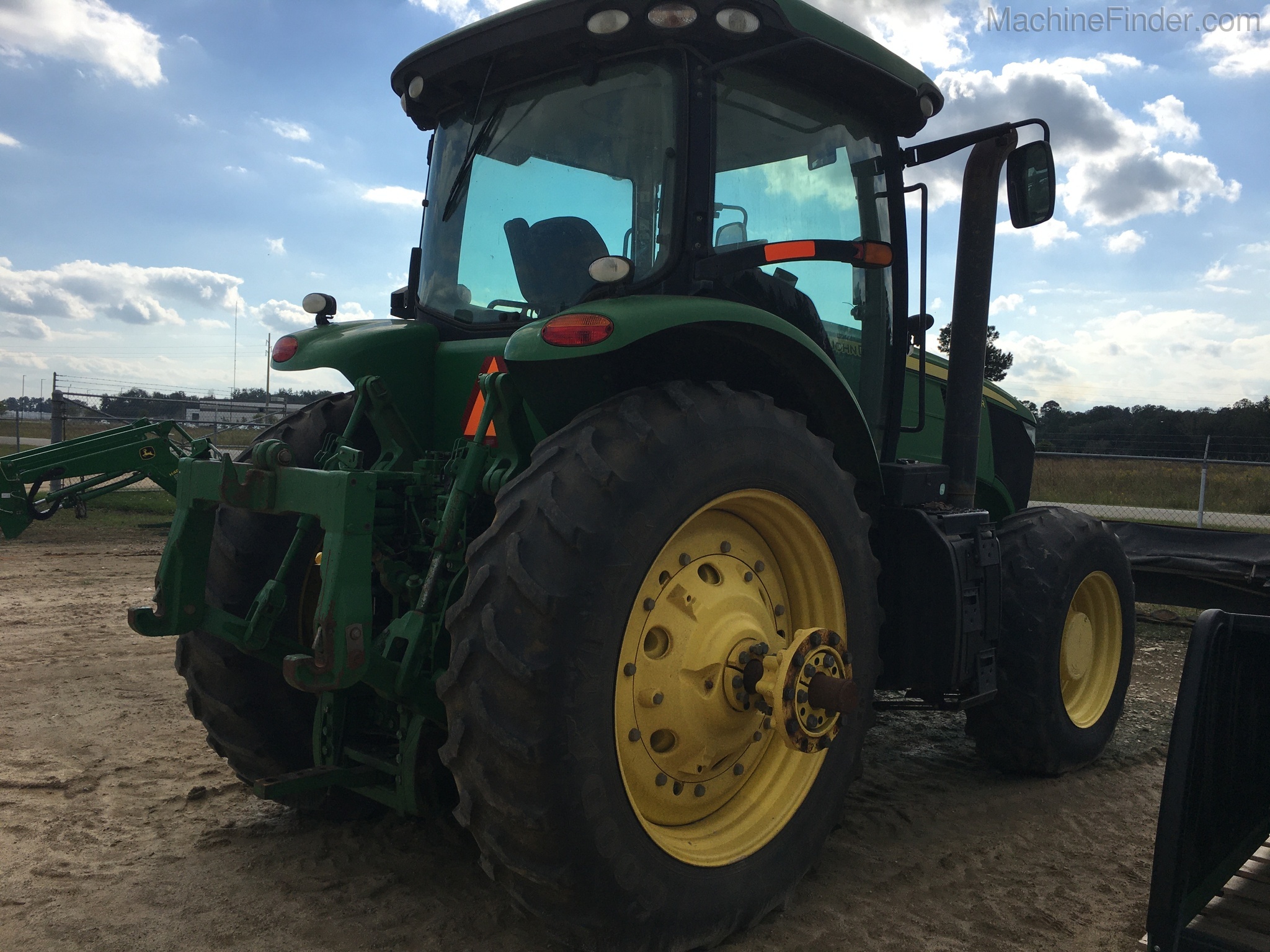 2012 John Deere 7215R Image 7