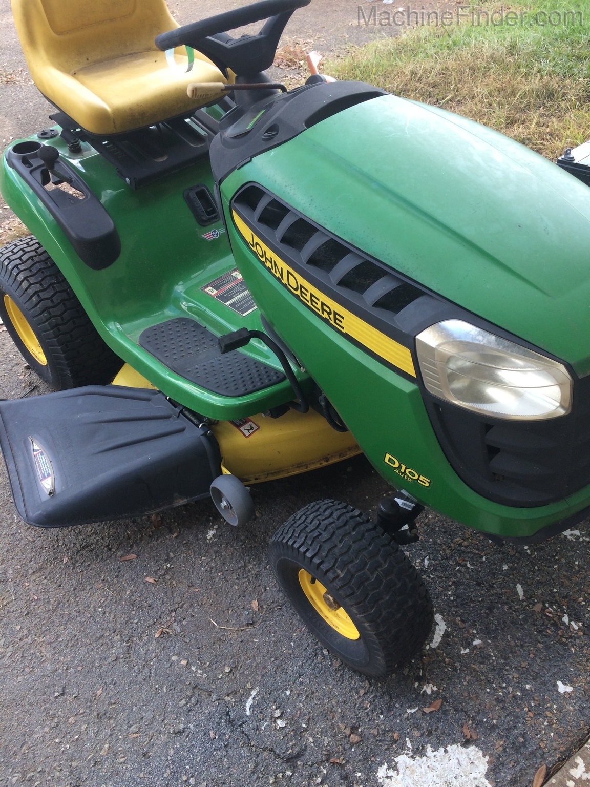 2015 John Deere D105 Image 1