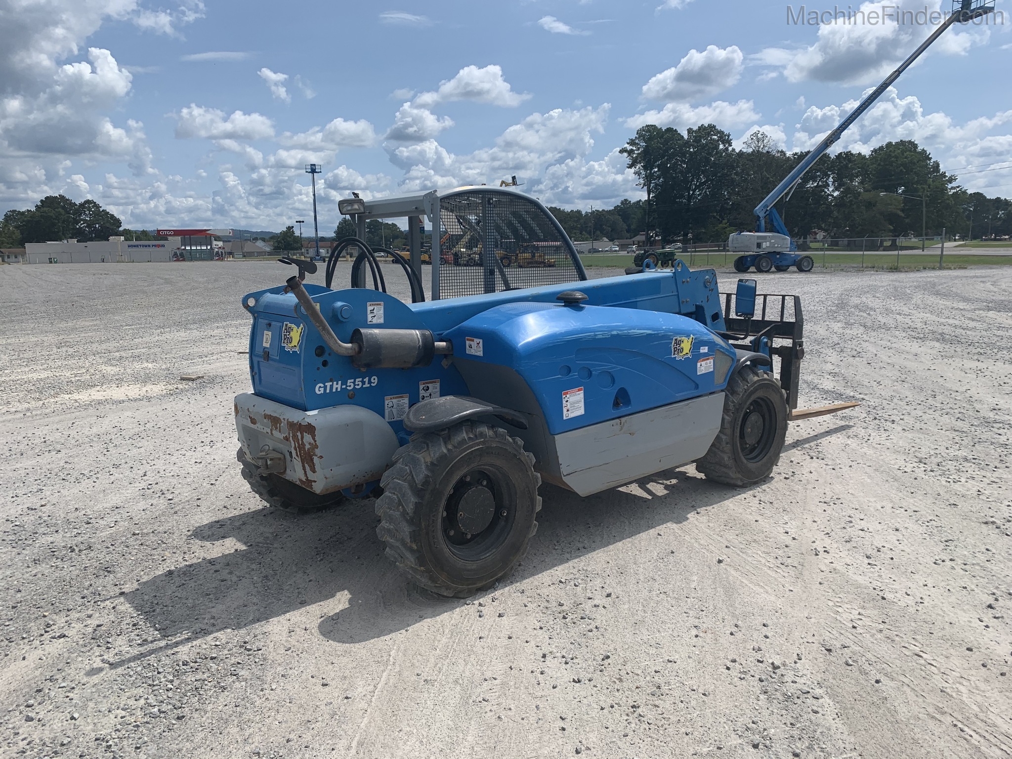 2013 Genie GTH5519 Image 3