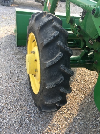 2013 John Deere 5055E Image 6