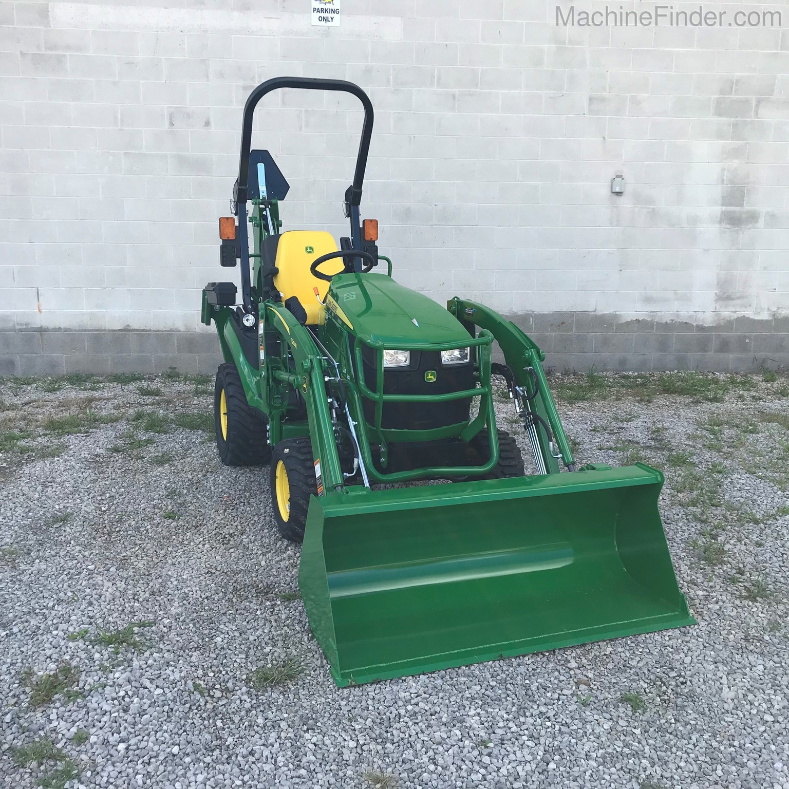 2020 John Deere 1025R Image 2