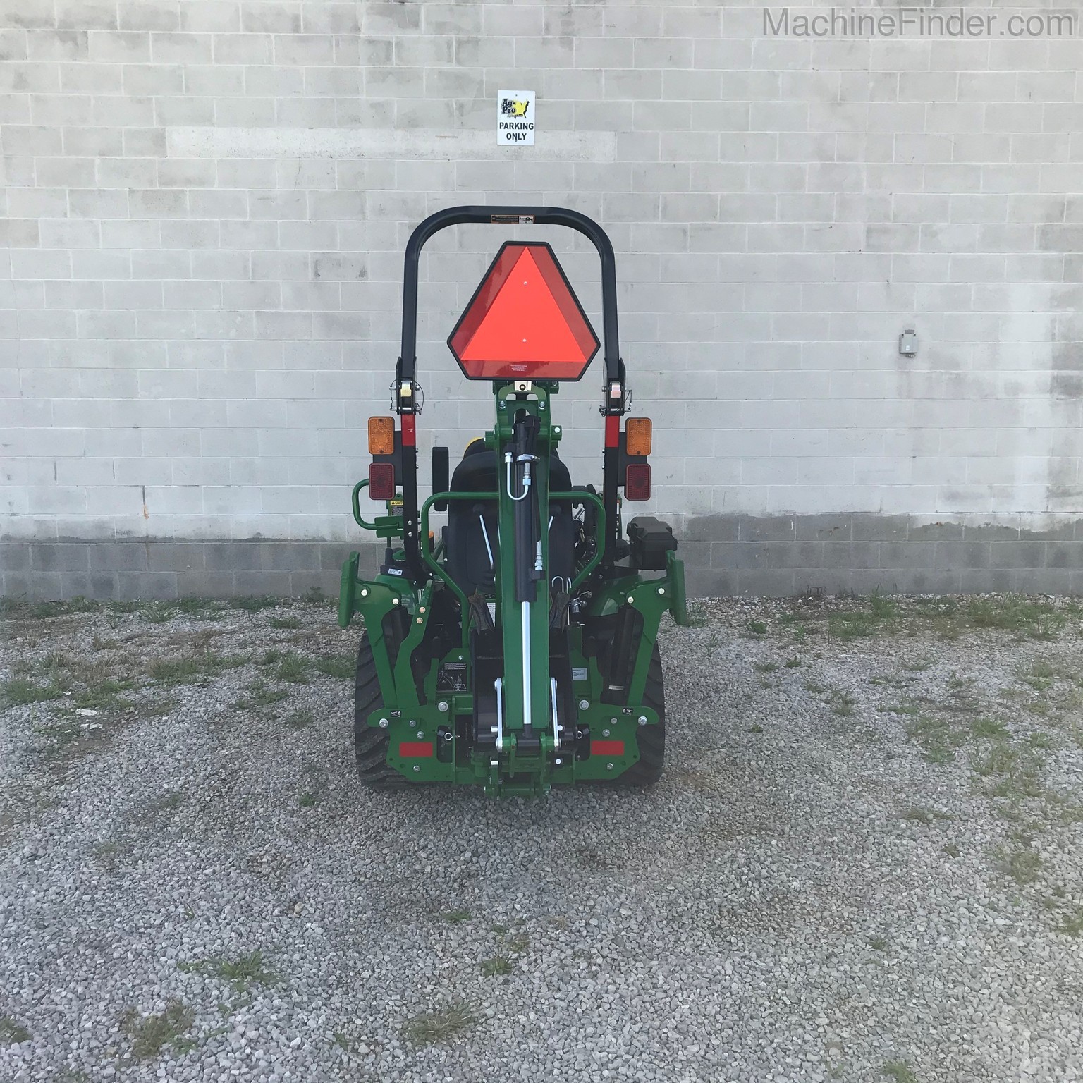 2020 John Deere 1025R Image 8