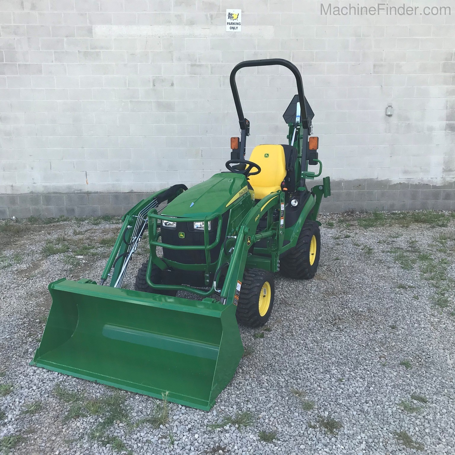 2020 John Deere 1025R Image 3