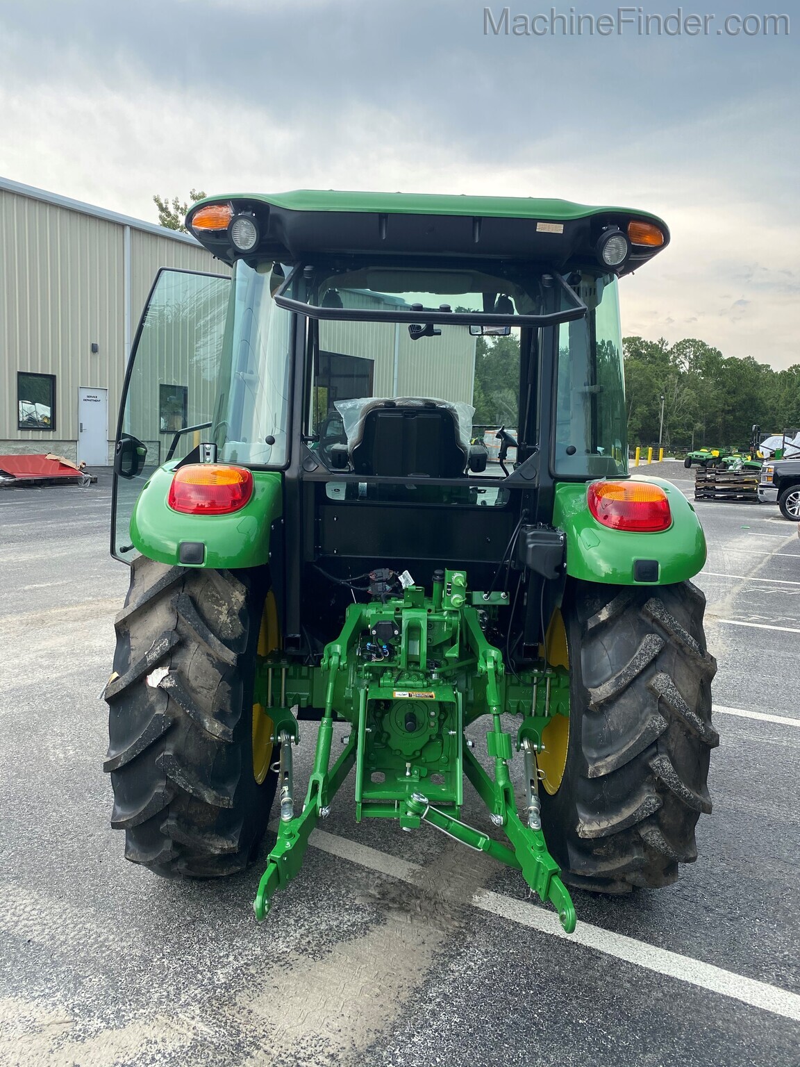2021 John Deere 5065E Image 6
