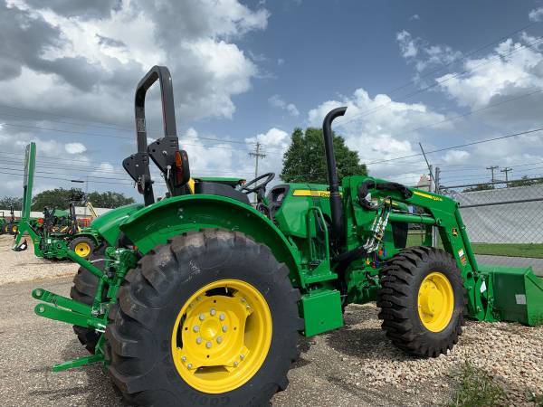 2023 John Deere 5045E Image 4