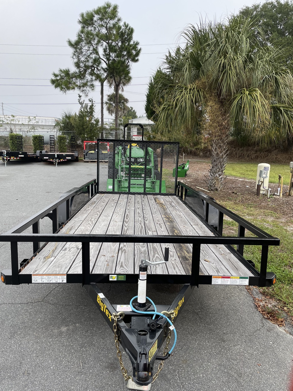 2023 John Deere 3038E Image 9