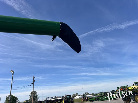 Photo of 2023 John Deere S780
