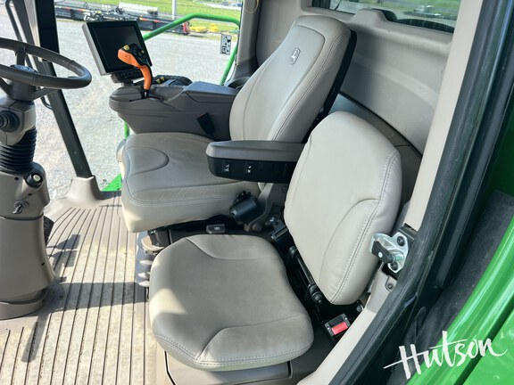 Photo of 2023 John Deere S780