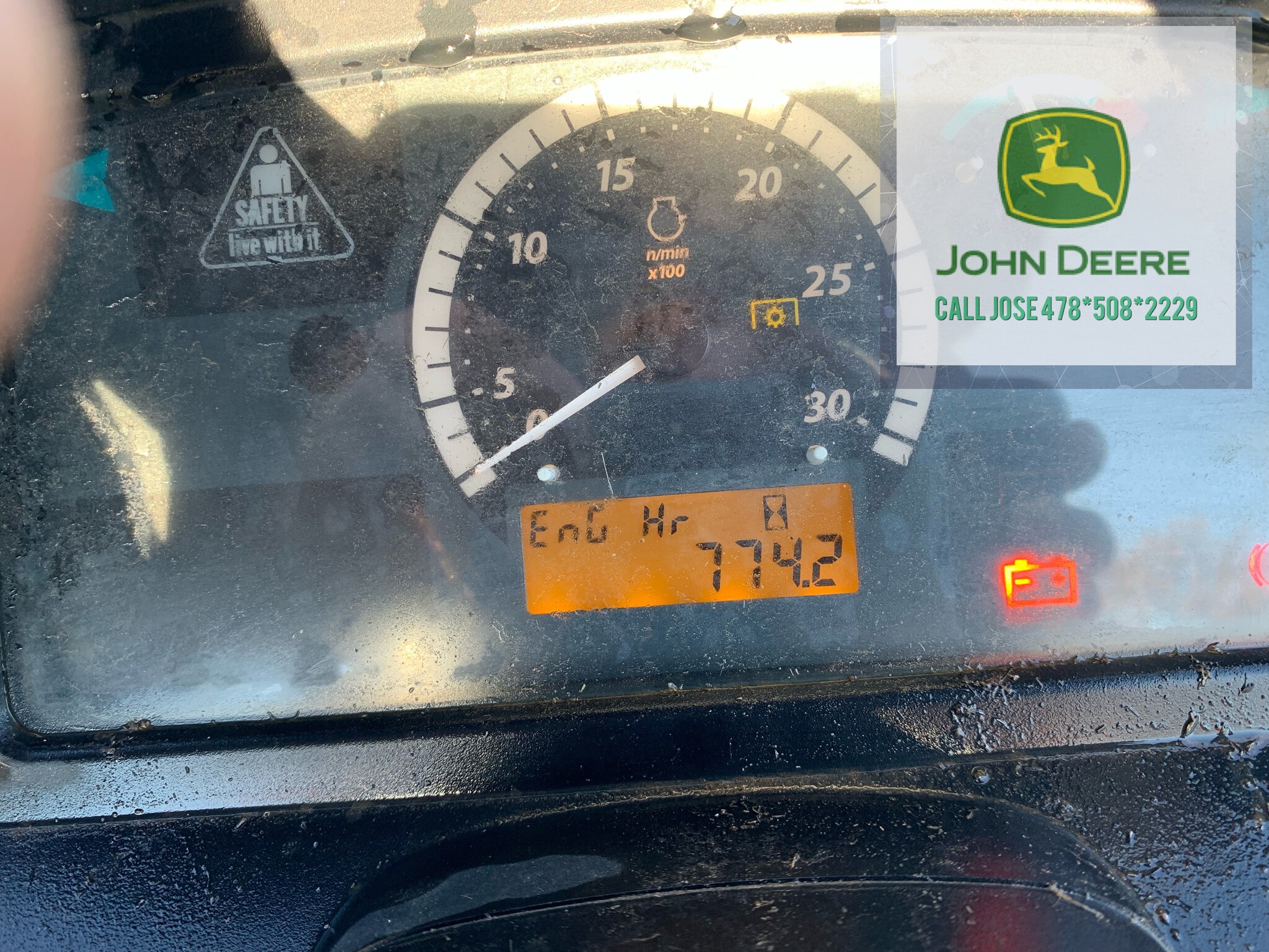 2017 John Deere 4044M Image 7