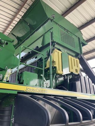 2020 John Deere CP690 Photo 4