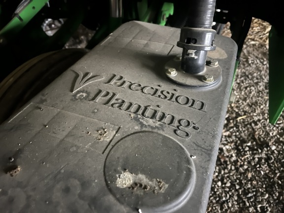 Photo of 2016 John Deere 1795
