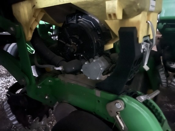 Photo of 2016 John Deere 1795
