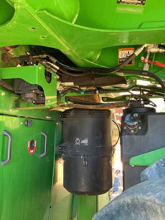 2017 John Deere CP690 Photo 13