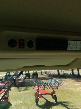 2017 John Deere CP690 Photo 21