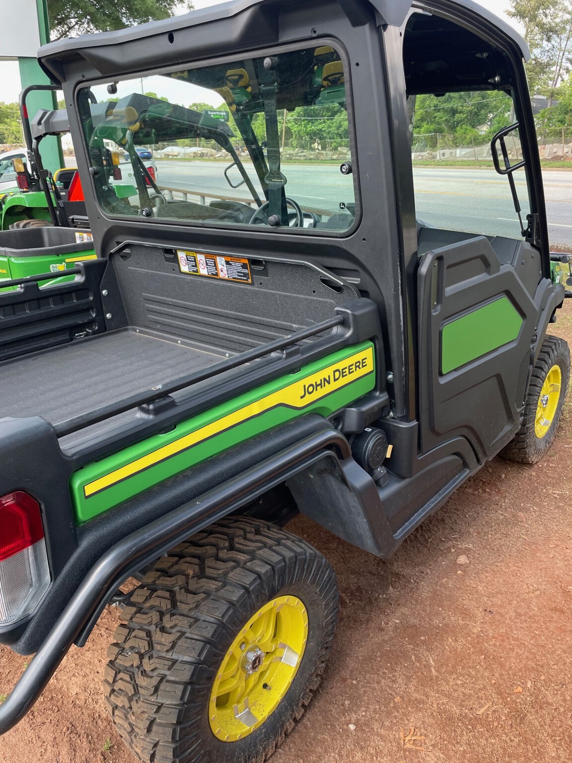 2023 John Deere XUV835M Image 4