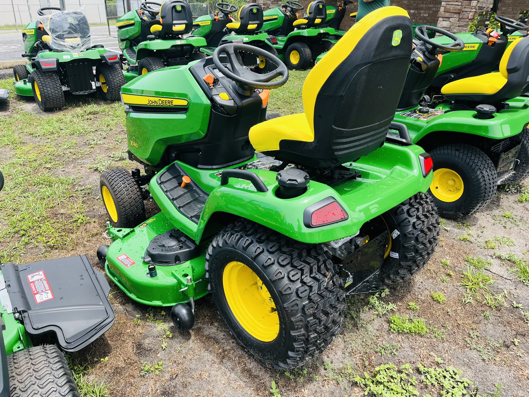 2025 John Deere X580A Image 4