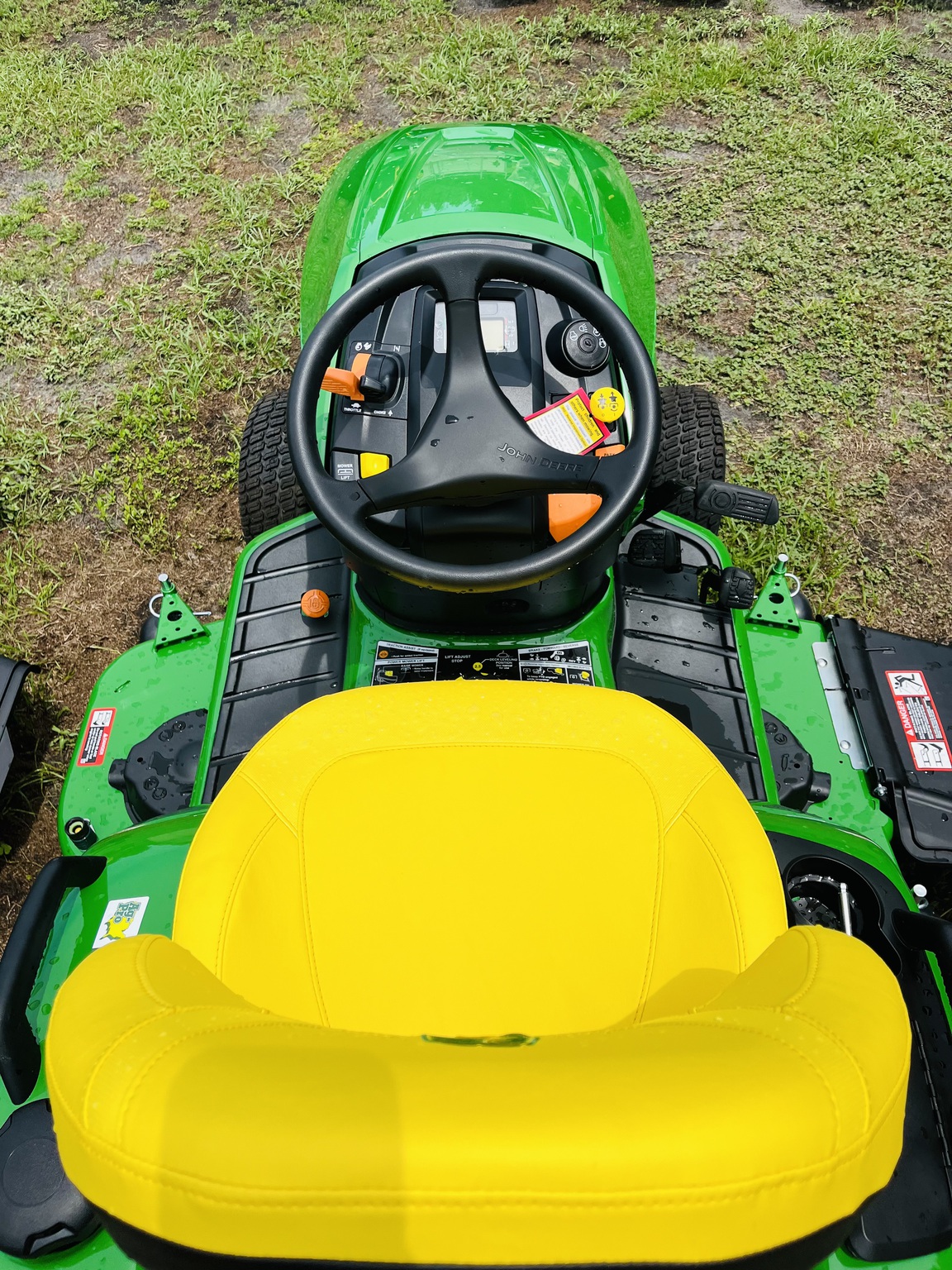2025 John Deere X580A Image 6