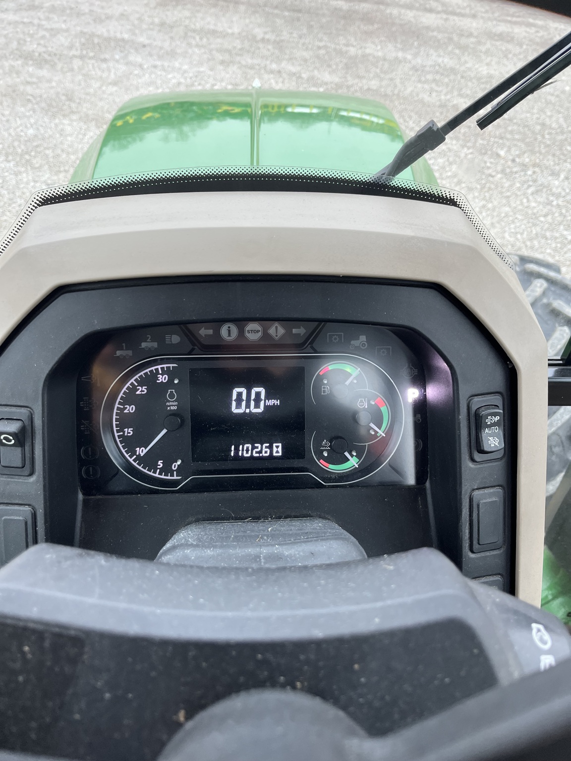 2022 John Deere 5100M Image 10