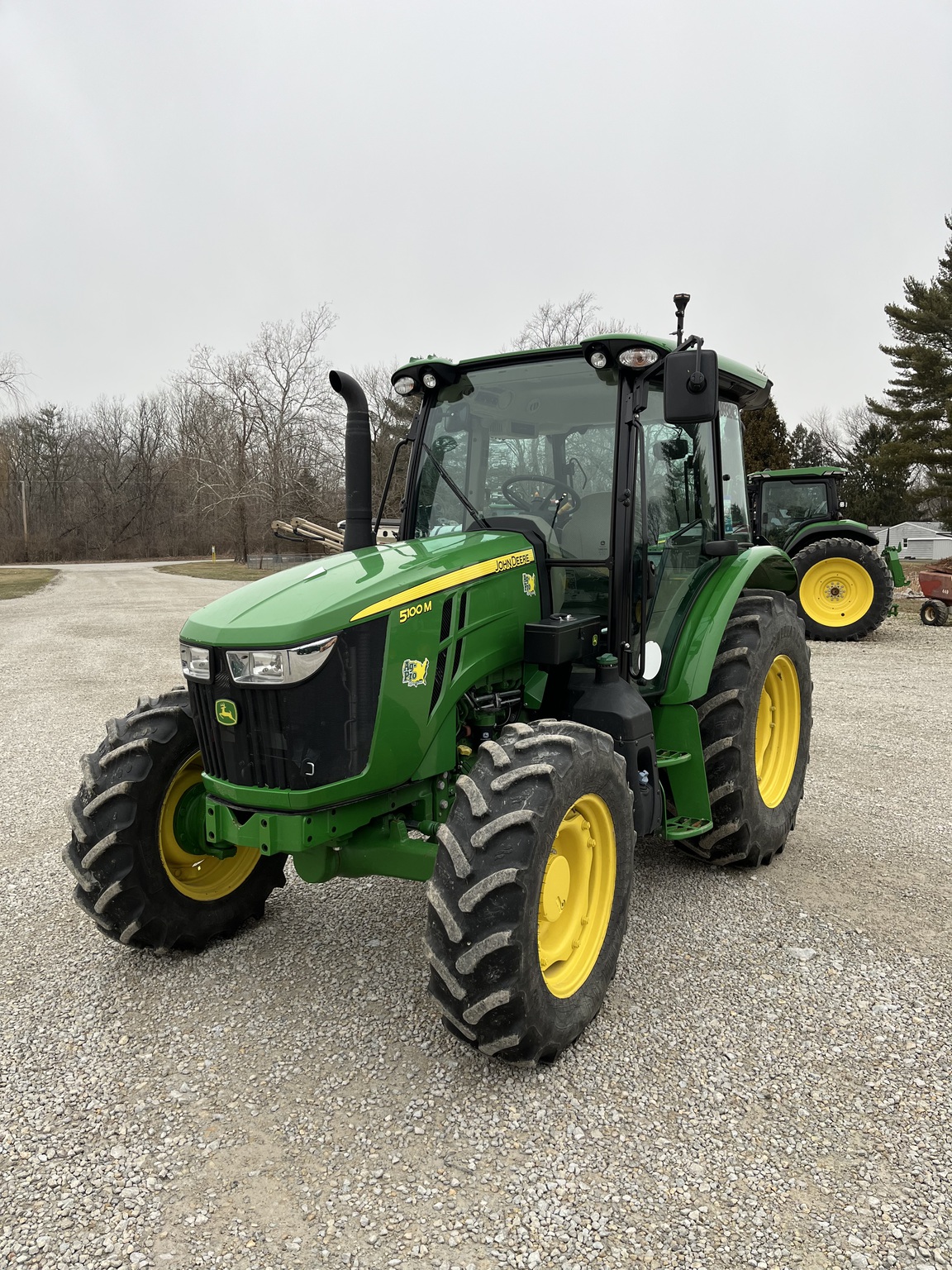 2022 John Deere 5100M Image 2