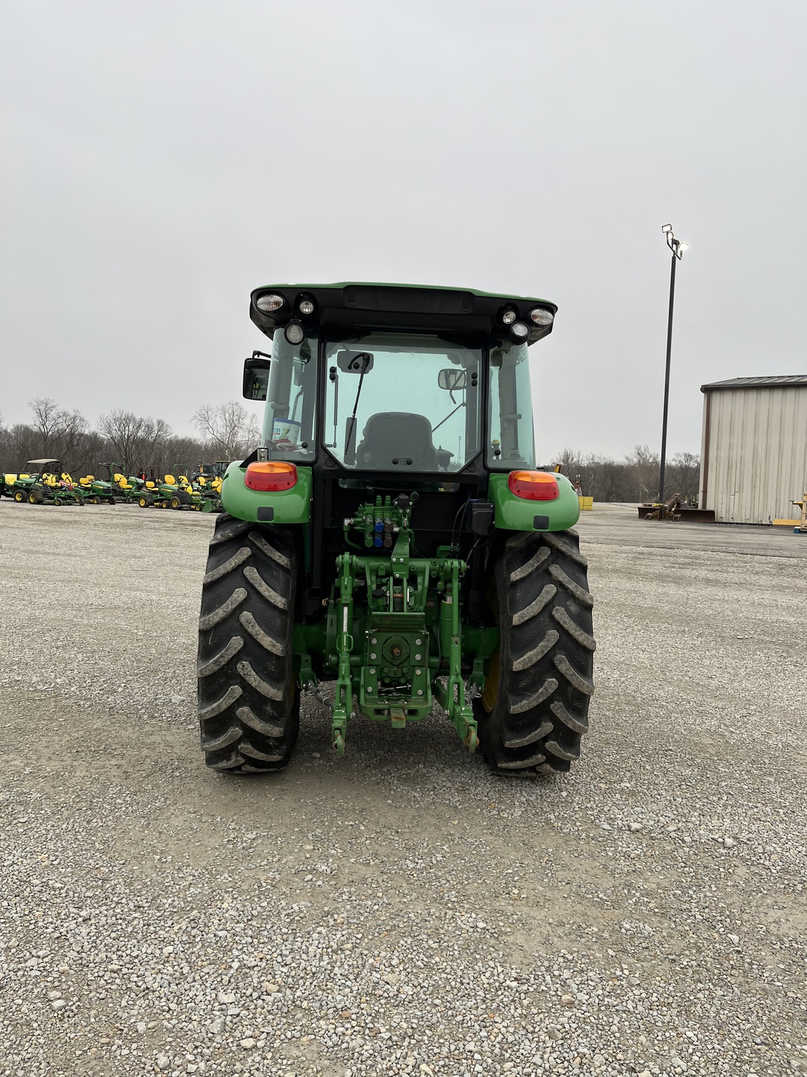 2022 John Deere 5100M Image 5