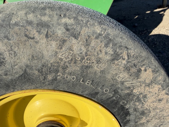 2022 John Deere 560R - Photo9