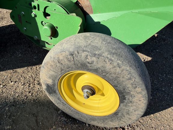 2022 John Deere 560R - Photo10