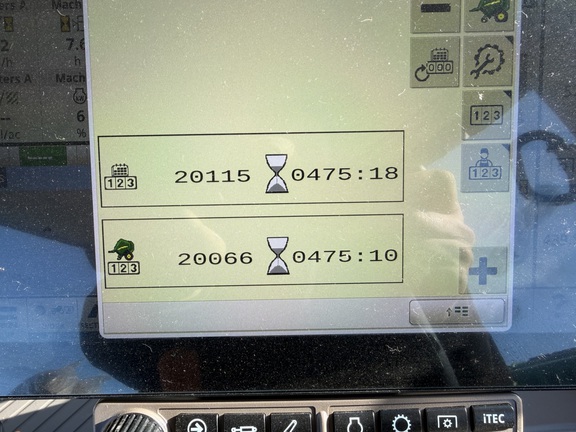 2022 John Deere 560R - Photo32