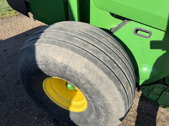 2022 John Deere 560R - Photo12