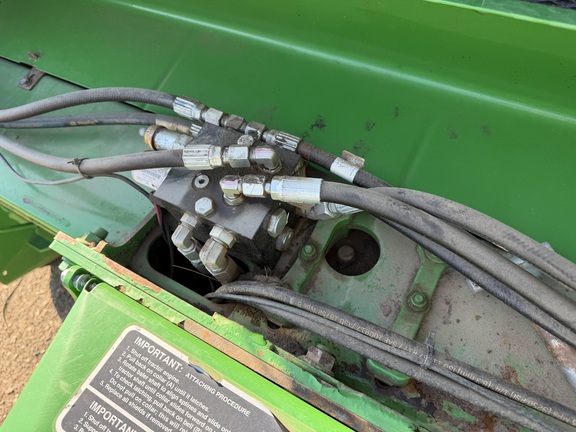 2022 John Deere 560R - Photo16