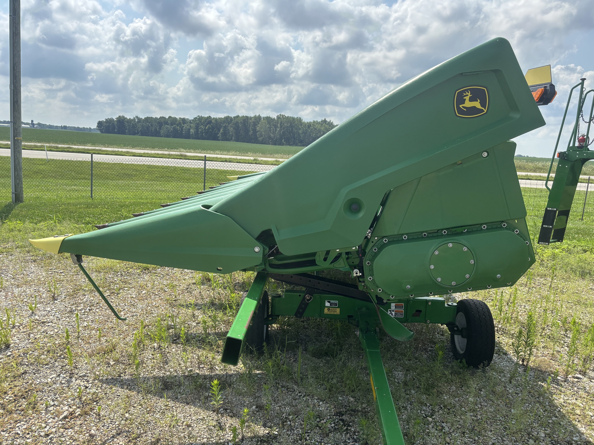 Used 2022 John Deere C8R Corn and Row Crop headers at Koenig Equipment in Greensburg, IN - PhotoXL2