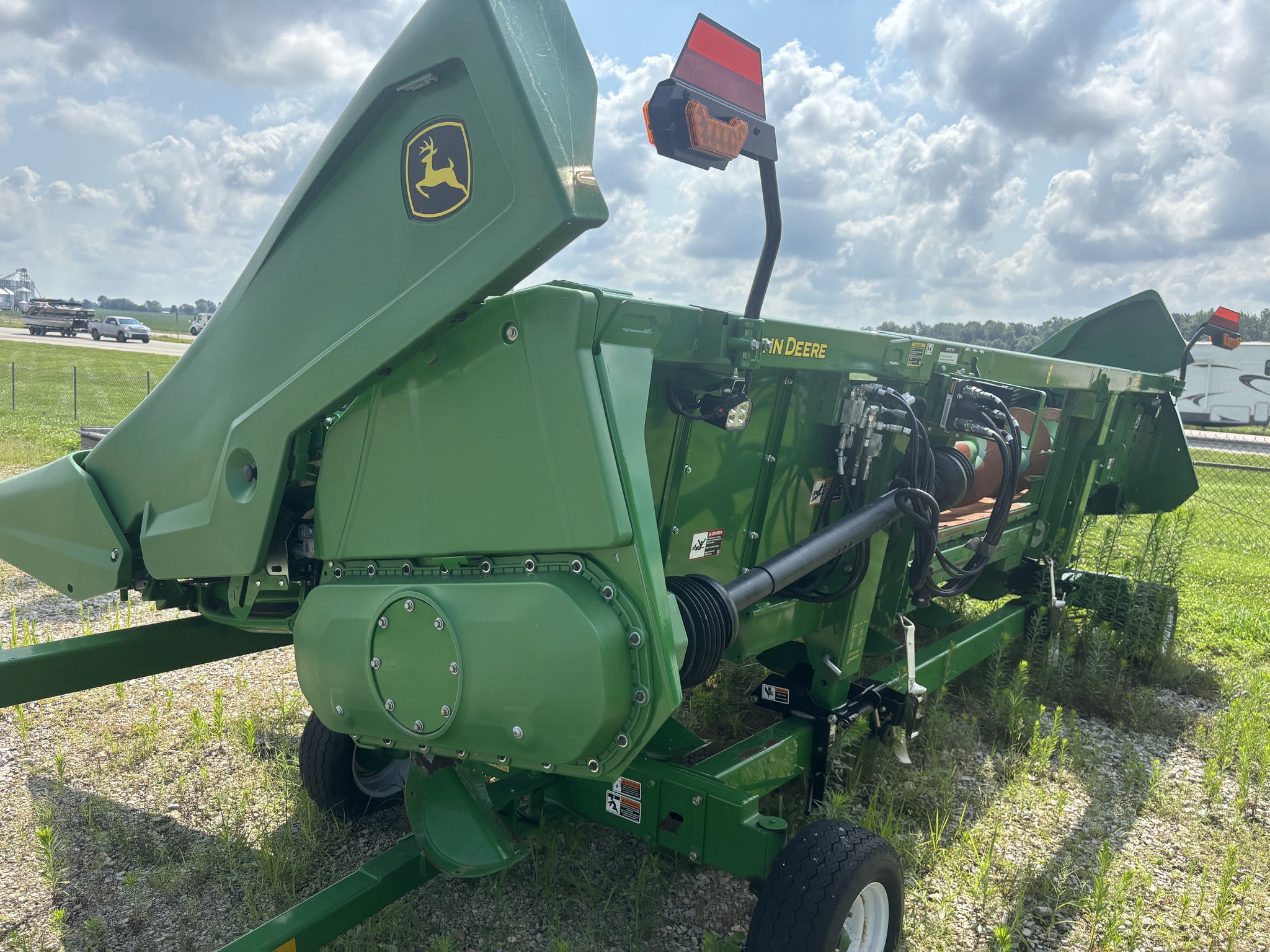 Used 2022 John Deere C8R Corn and Row Crop headers at Koenig Equipment in Greensburg, IN - PhotoXL1