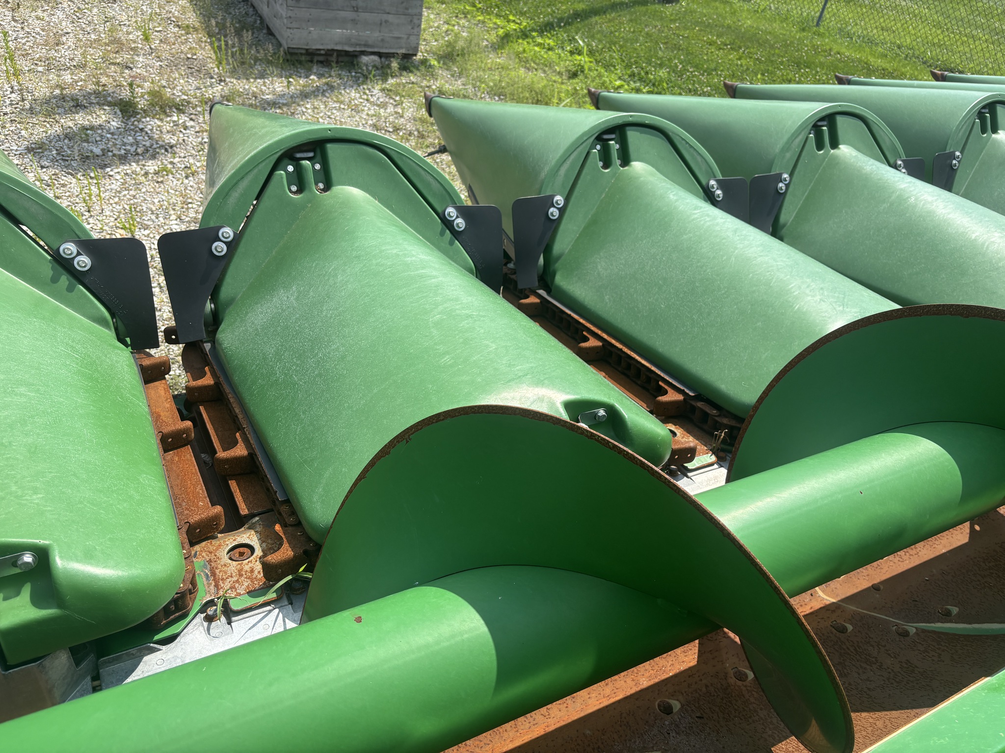 Used 2022 John Deere C8R Corn and Row Crop headers at Koenig Equipment in Greensburg, IN - PhotoXL6