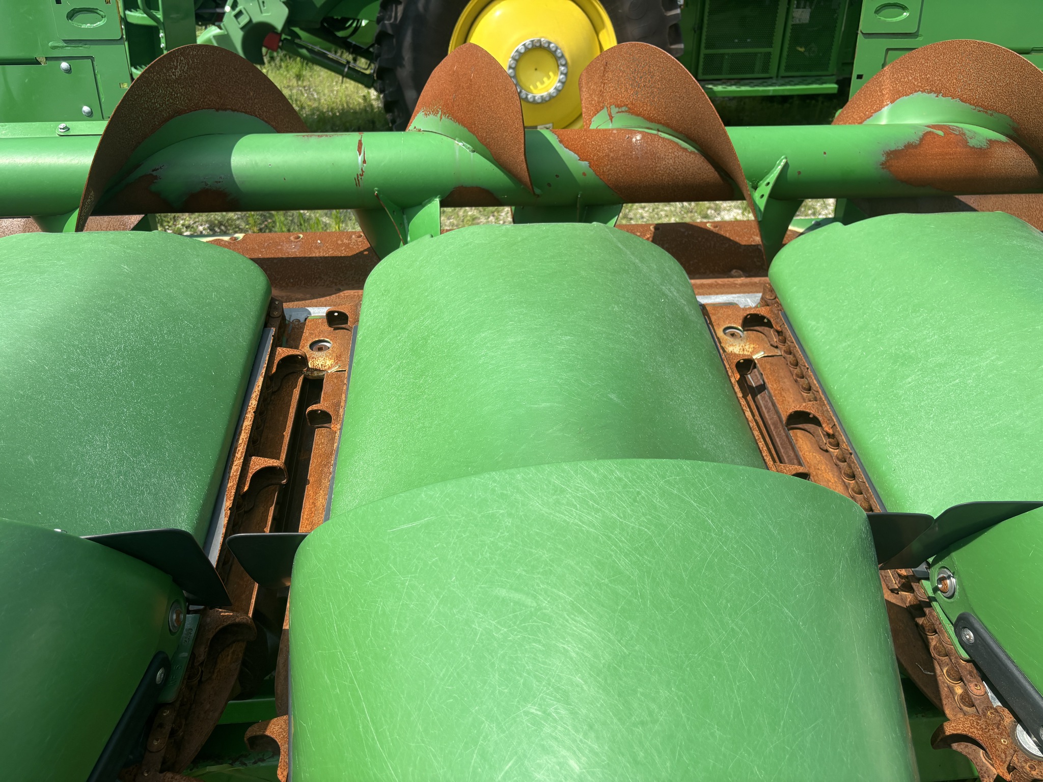 Used 2022 John Deere C8R Corn and Row Crop headers at Koenig Equipment in Greensburg, IN - PhotoXL10