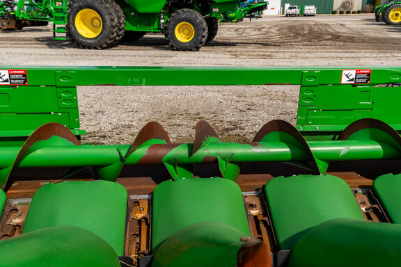 Used 2022 John Deere C8R Corn and Row Crop headers at Koenig Equipment in Greensburg, IN - Photo11